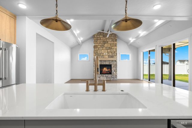 15300 Rhodes Ct, Caldwell, ID 83607