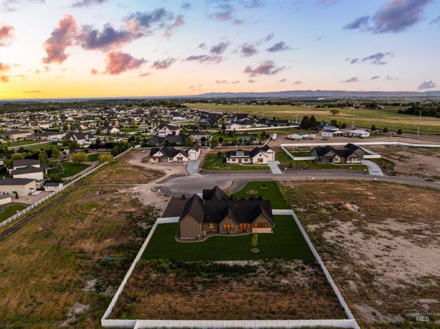 15300 Rhodes Ct, Caldwell, ID 83607