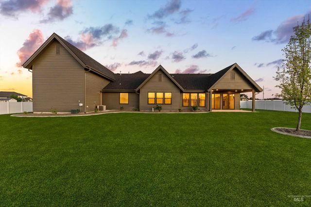 15300 Rhodes Ct, Caldwell, ID 83607
