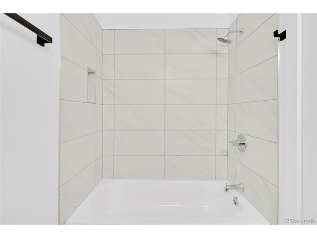 9672 W Chatfield Ave B, Littleton, CO 80128