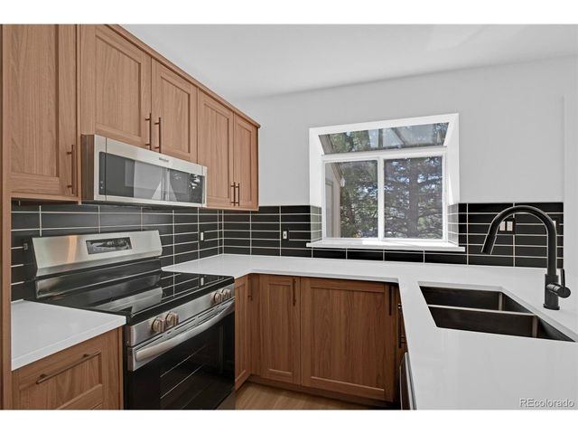 9672 W Chatfield Ave B, Littleton, CO 80128