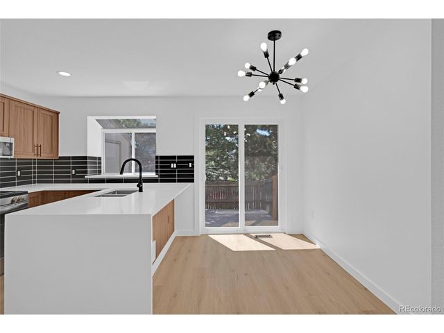 9672 W Chatfield Ave B, Littleton, CO 80128