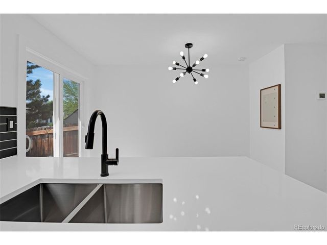 9672 W Chatfield Ave B, Littleton, CO 80128