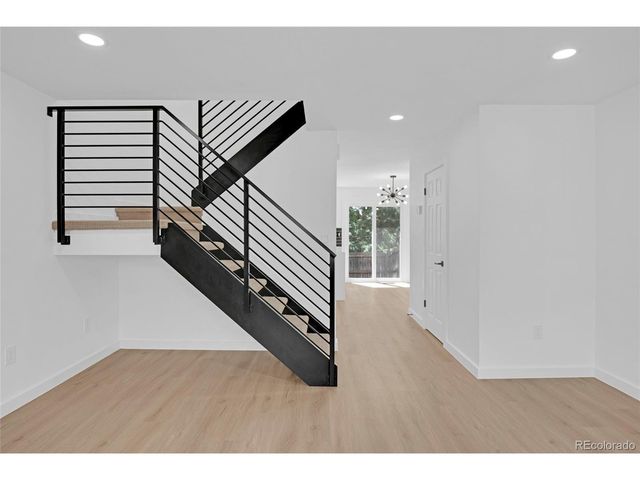 9672 W Chatfield Ave B, Littleton, CO 80128