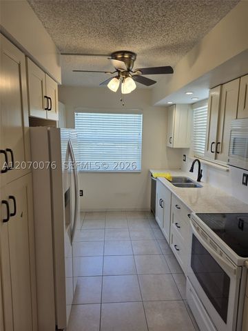 2255 SE 27th Dr 102-E, Homestead, FL 33035