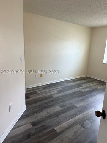 2255 SE 27th Dr 102-E, Homestead, FL 33035