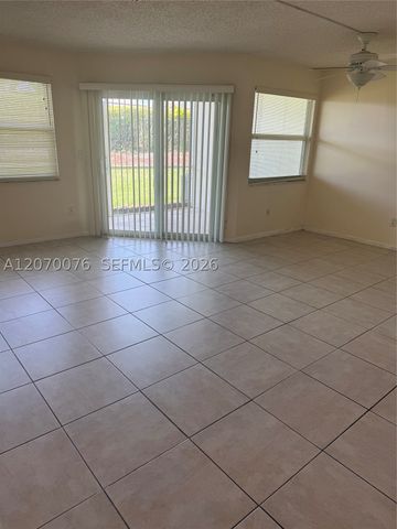 2255 SE 27th Dr 102-E, Homestead, FL 33035