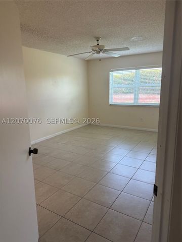2255 SE 27th Dr 102-E, Homestead, FL 33035