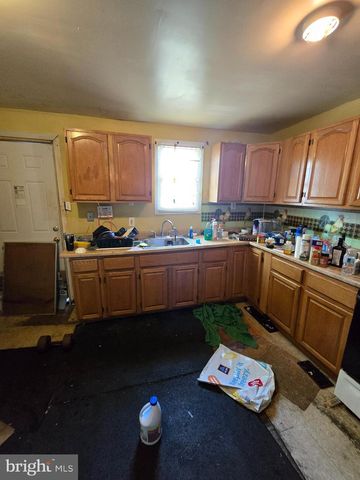 1013 W 8TH ST, Chester, PA 19013