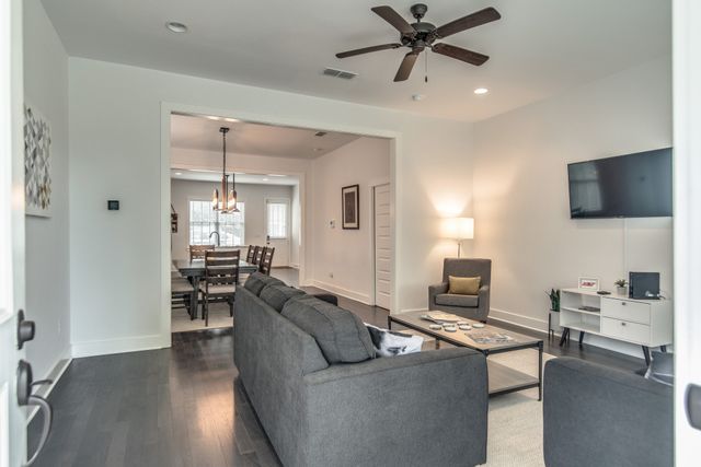 418 Douglas Ave, Nashville, TN 37207