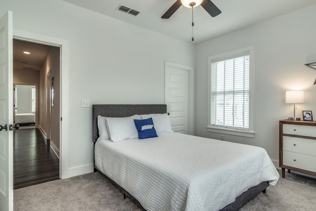 418 Douglas Ave, Nashville, TN 37207