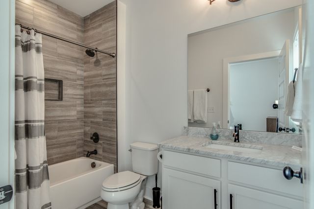 418 Douglas Ave, Nashville, TN 37207
