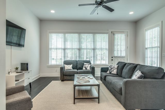 418 Douglas Ave, Nashville, TN 37207