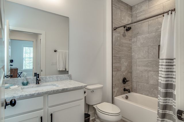 418 Douglas Ave, Nashville, TN 37207