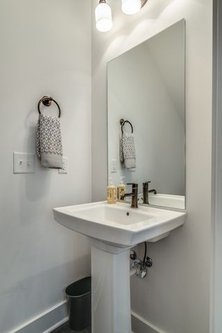 418 Douglas Ave, Nashville, TN 37207