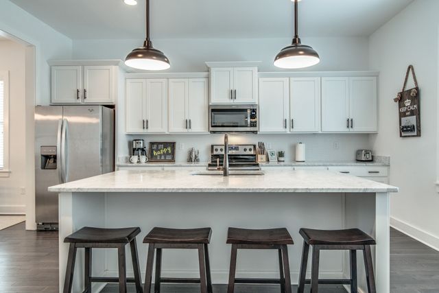418 Douglas Ave, Nashville, TN 37207