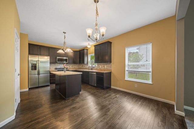 679 Greenwood Loop, Newark, OH 43055
