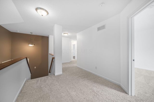 679 Greenwood Loop, Newark, OH 43055