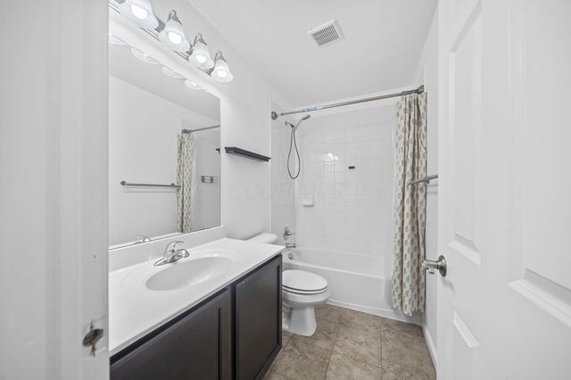 679 Greenwood Loop, Newark, OH 43055