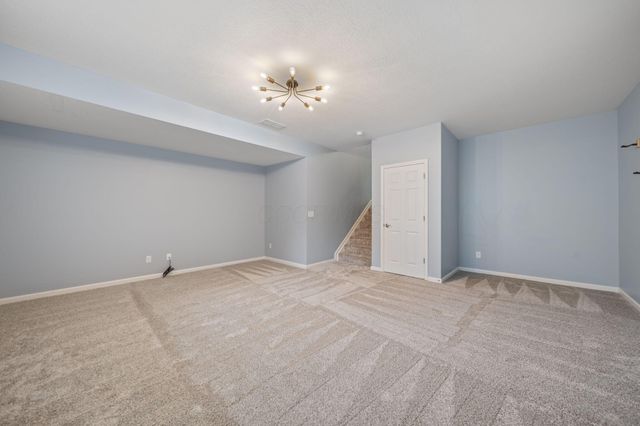 679 Greenwood Loop, Newark, OH 43055