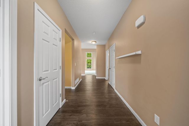 679 Greenwood Loop, Newark, OH 43055