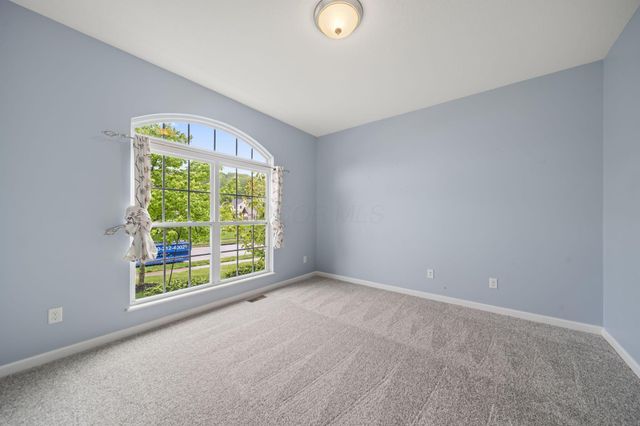 679 Greenwood Loop, Newark, OH 43055