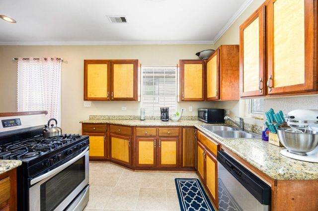 2014 39th Street, Galveston, TX 77550