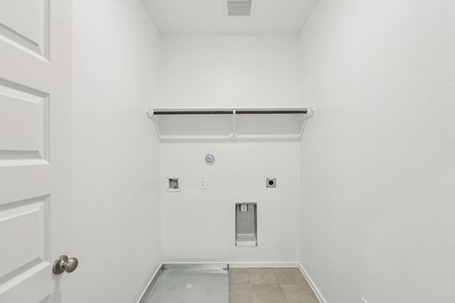 623 Sand Dollar Drive, Kemah, TX 77565