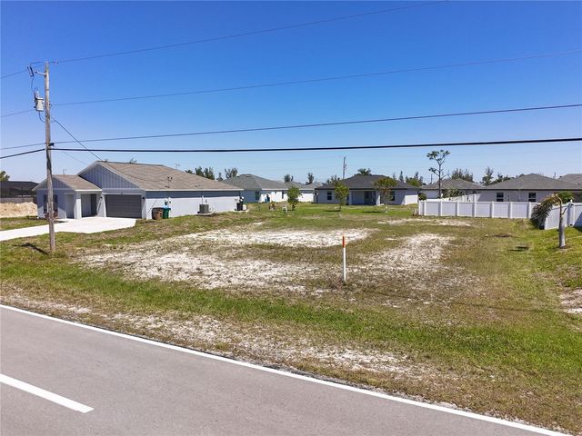3605 W GATOR CIRCLE, Cape Coral, FL 33909