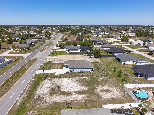 3605 W GATOR CIRCLE, Cape Coral, FL 33909