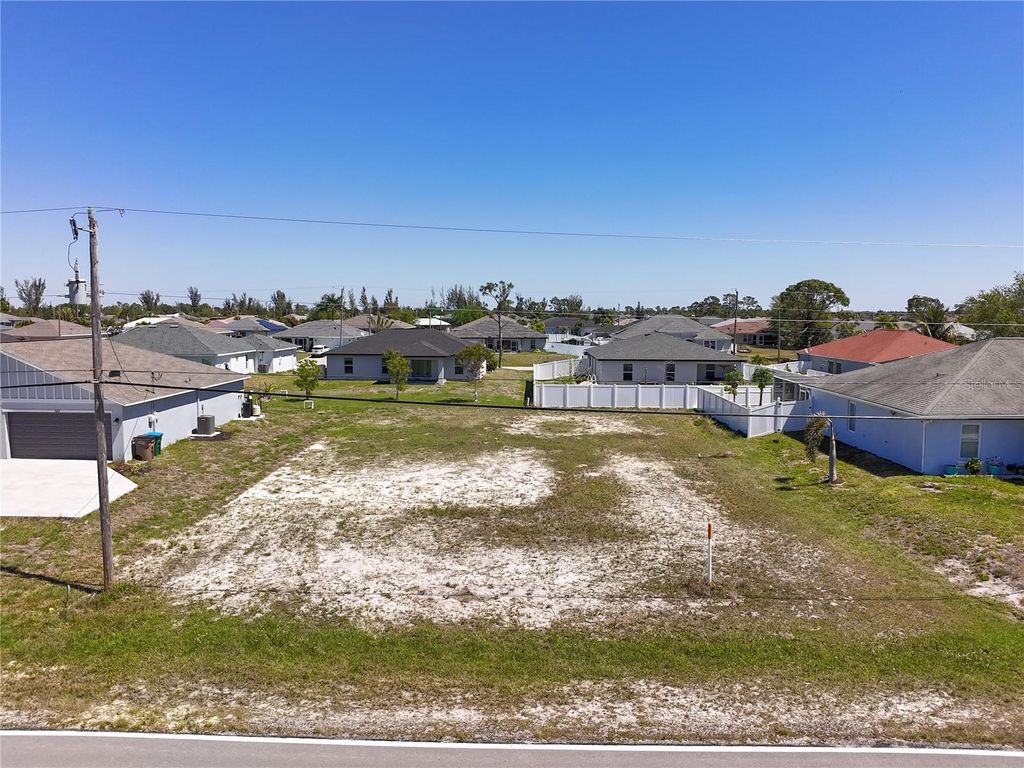 3605 W GATOR CIRCLE, Cape Coral, FL 33909