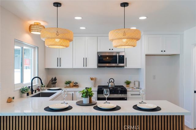 1018 N Wright, Santa Ana, CA 92701