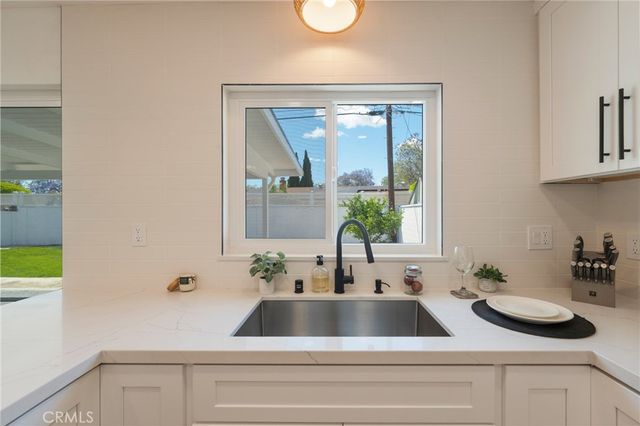 1018 N Wright, Santa Ana, CA 92701