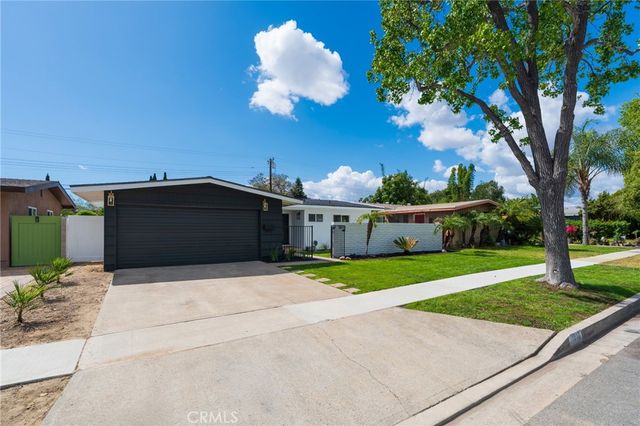 1018 N Wright, Santa Ana, CA 92701