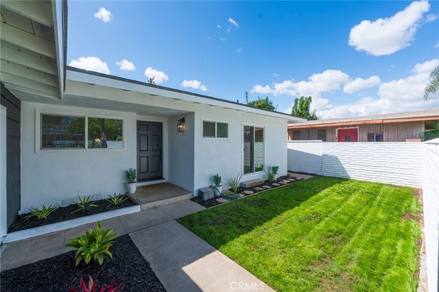 1018 N Wright, Santa Ana, CA 92701