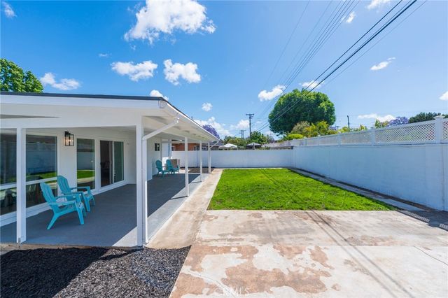 1018 N Wright, Santa Ana, CA 92701