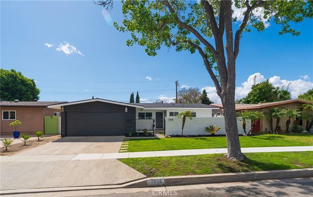 1018 N Wright, Santa Ana, CA 92701
