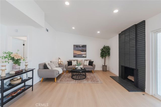 1018 N Wright, Santa Ana, CA 92701
