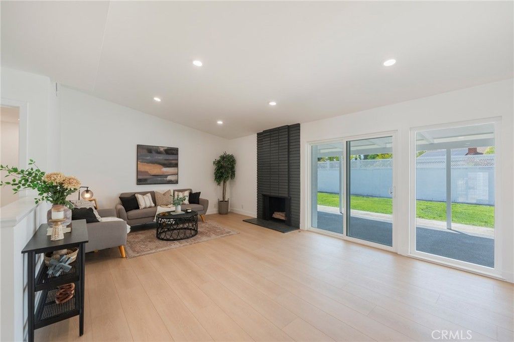 1018 N Wright, Santa Ana, CA 92701 — photo 4