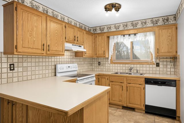 5345 Orleans Lane N 7, Plymouth, MN 55442