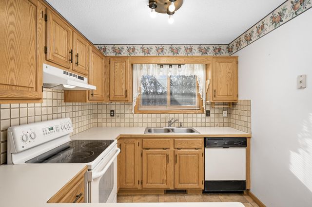 5345 Orleans Lane N 7, Plymouth, MN 55442