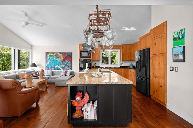 2408 E 800 N, La Porte, IN 46350