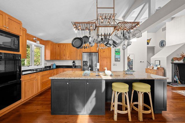 2408 E 800 N, La Porte, IN 46350