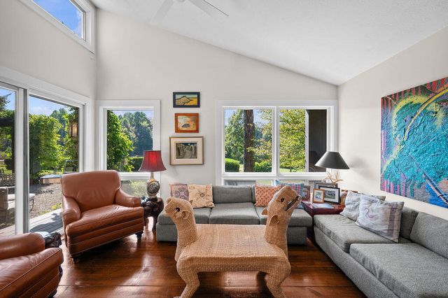 2408 E 800 N, La Porte, IN 46350