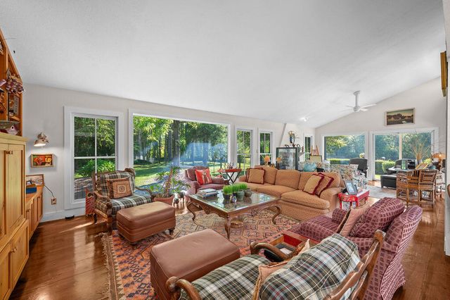 2408 E 800 N, La Porte, IN 46350