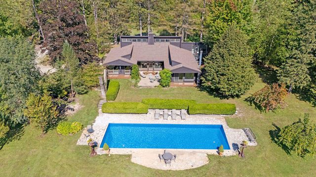 2408 E 800 N, La Porte, IN 46350