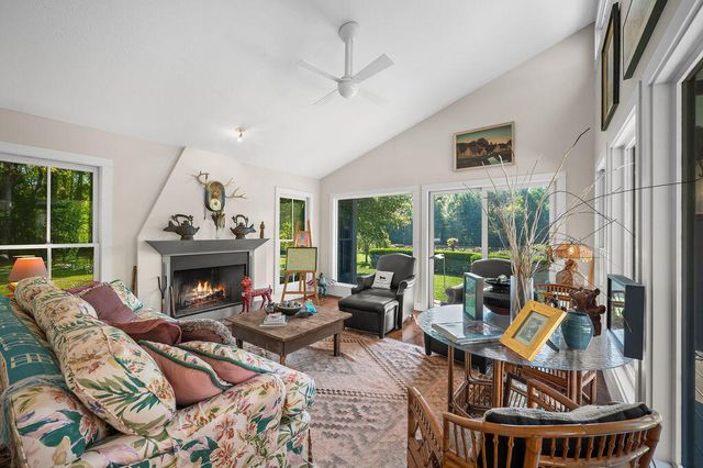 2408 E 800 N, La Porte, IN 46350