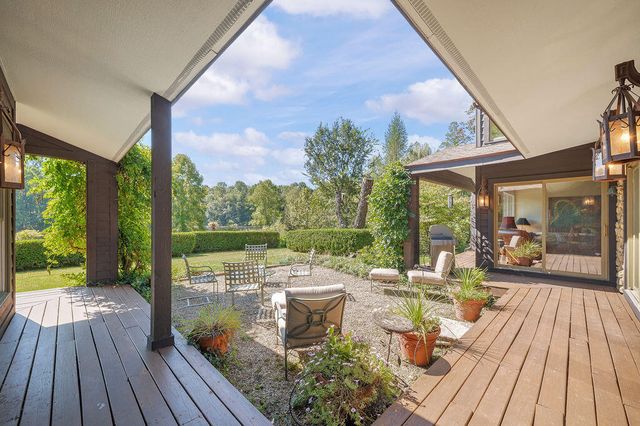 2408 E 800 N, La Porte, IN 46350