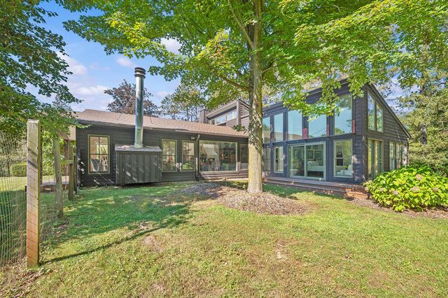 2408 E 800 N, La Porte, IN 46350