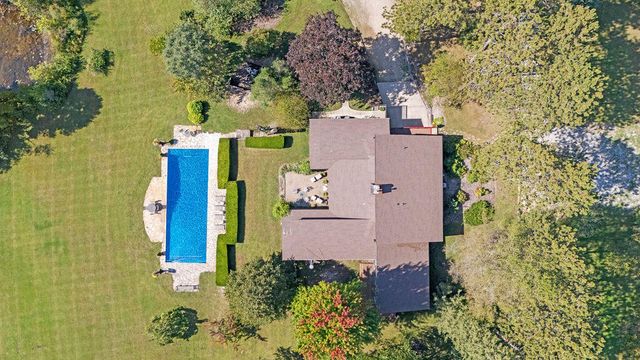 2408 E 800 N, La Porte, IN 46350